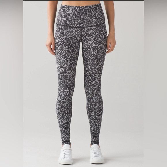 #34 Lululemon Wunder Under Pant (Hi-Rise)
Mini Cinder Lace White Black - Sz - Picture 4 of 10